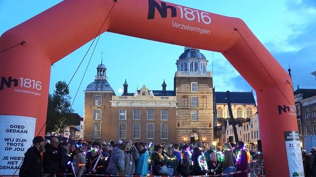 deelnemers staan klaar voor de NH1816 Nighttrail 2024