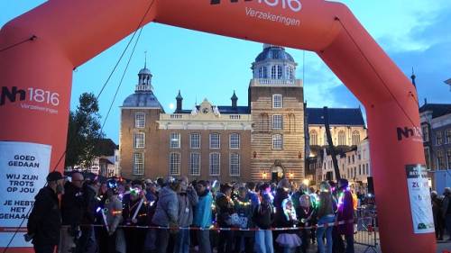 deelnemers staan klaar voor de NH1816 Nighttrail 2024