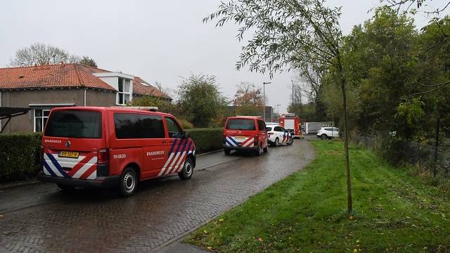 diverse politie- en brandweereenheden rukten uit voor de aanhangwagen