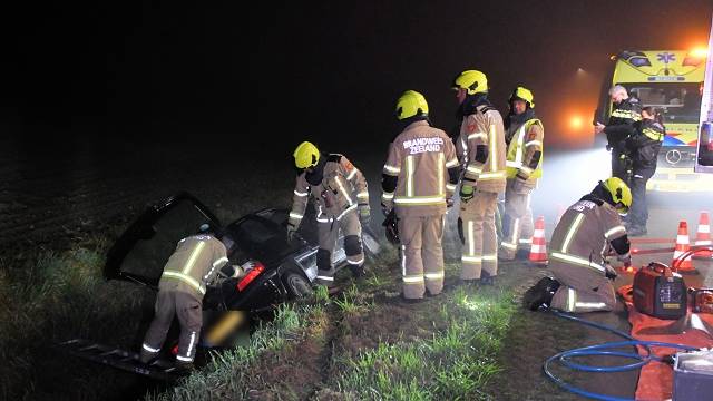 bij 's-Heer Abtskerke moest de bestuurder uit zijn auto bevrijd worden