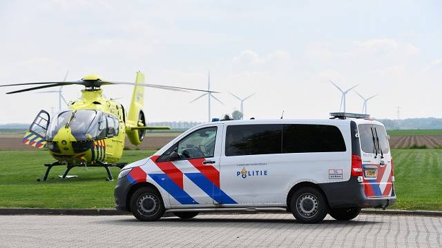 de traumahelikopter kwam naar Rilland voor een medische spoedoverdracht