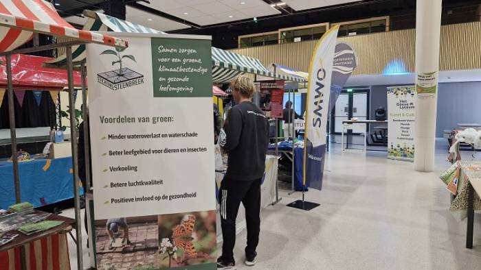 diverse organisaties presenteerden zich op de maatschappelijke stagemarkt