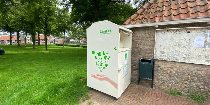 Kledingcontainers Borsele verplaatst