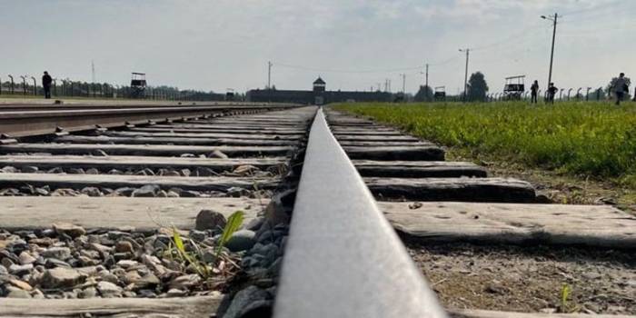 Marlotte fietst 850 kilometer langs spoorlijn Auschwitz-Westerbork