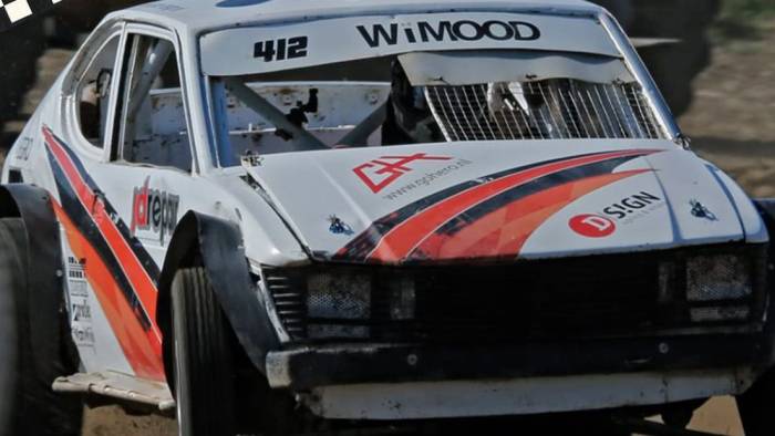 Ronkende motoren tijdens Autocross Zeeland in Sluiskil zaterdag