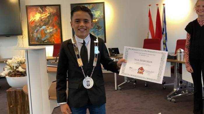 Noa Bergman (11) nieuwe Kinderburgemeester van Noord-Beveland