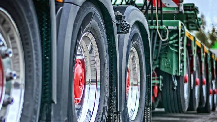 Eerst waarschuwen, dan pas boetes bij foutparkerende vrachtwagens in Kapelle