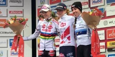 Shirin van Anrooij uit Kapelle zesde bij wereldbekerfinale veldrijden in Hoogerheide