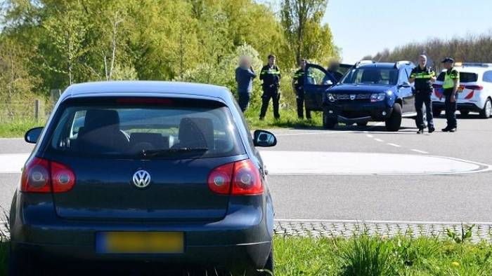 Personenauto’s getakeld na botsing in Goes