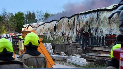 Grote uitslaande brand Ambachtsweg 's-Heer Arendskerke