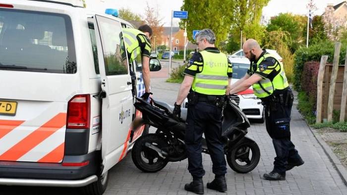 Scooter meegenomen door politie na ongeval Kapelle