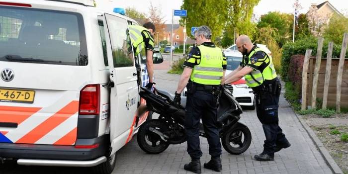 Scooter meegenomen door politie na ongeval Kapelle