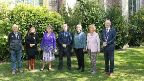 Zes onderscheidingen in Kapelle voor vrijwilligers kerk, zorg en sport