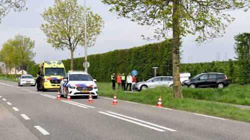 Scooterrijder naar het ziekenhuis na botsing