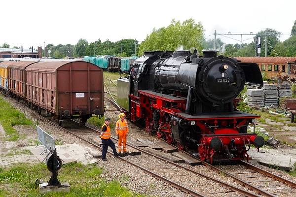 Afrangeren stoomlocomotief 23 023