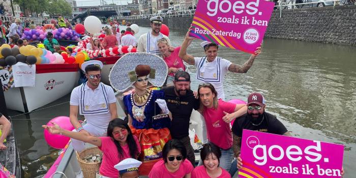 Goes vaart mee met eigen boot bij Pride Utrecht: ‘De sfeer is fantástisch’