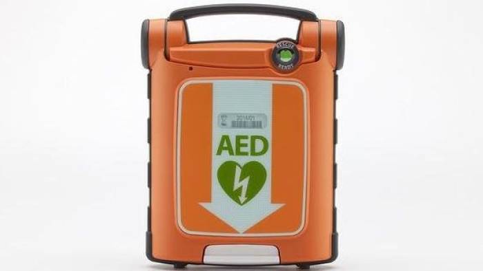 NS-station Goes krijgt nieuwe defibrillator