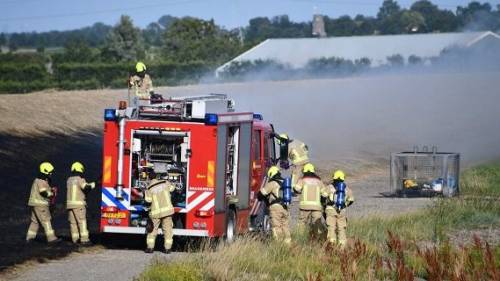 Groot stuk dijkbegroeiing in brand bij Borssele