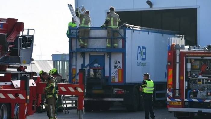 Man gewond bij val in trailer van vrachtwagen Rilland