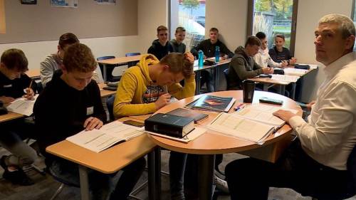 Maatregelen op Hoornbeeck College door torenhoge energierekening: 'Geld dat het onderwijs kwijt is'