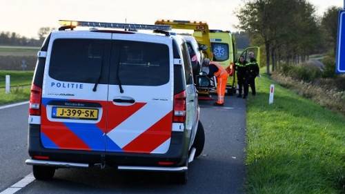 Auto beschadigd bij ongeval N255 Colijnsplaat