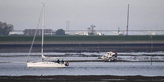 Bootjes in problemen op Oosterschelde