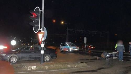 Botsing tussen motor en auto kruising Europaweg Oost - Borsselsedijk