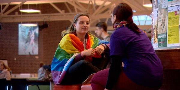 Tien jaar aandacht voor lhbti in Zeeuws onderwijs: respect voor elkaar, mét of zonder regenboogvlag