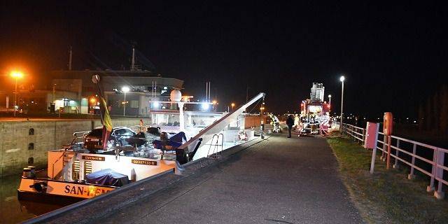 Middelbrand op schip Kanaal door Zuid-Beveland Hansweert