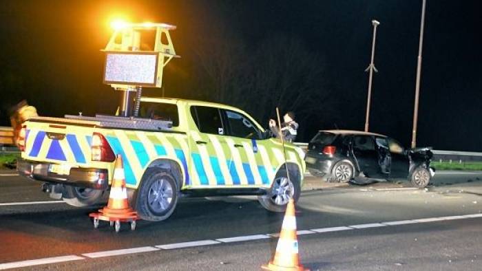 Twee auto's total loss bij ongeval Vlaketunnel bij Hansweert