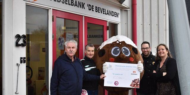 GR de Bevelanden haalt geld op voor oliebollen Voedselbank de
Bevelanden