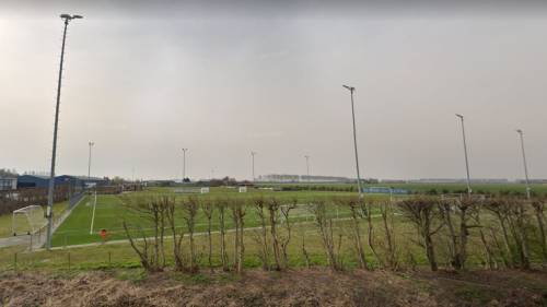 Spoedherstel nodig voor hek sportveld Wolphaartsdijk: 'Bijna voetbalwedstrijd afgelast'