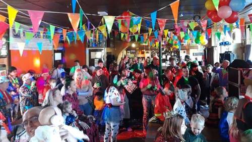 kindercarnaval in Café Baarends