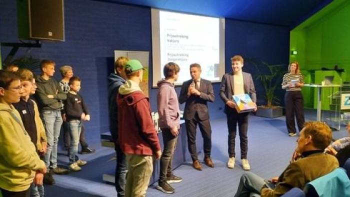 Team Goese Lyceum wint Energy Battle Zeeland met plan waterturbine