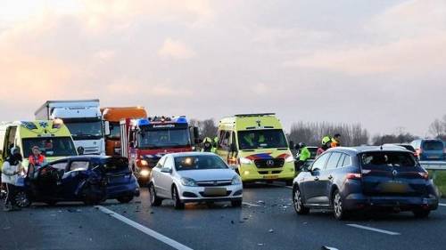 A58 afgesloten na ongeval met meerdere voertuigen bij Waarde