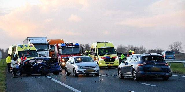 A58 afgesloten na ongeval met meerdere voertuigen bij Waarde