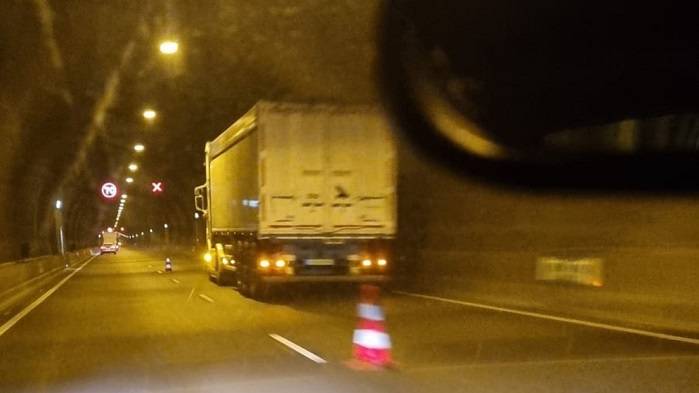 kapotte vrachtwagen in Westerscheldetunnel (archief)