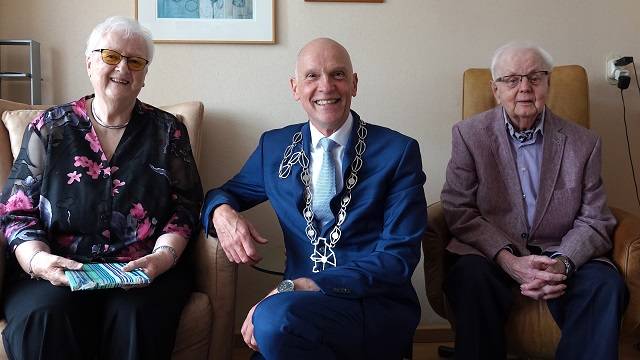het jubilerende echtpaar Koole-Versluis