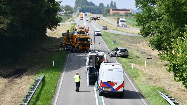 grote ravage op de N255 bij Kamperland na botsing