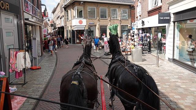 tweehonderd jaar geleden kwamen Van Lennep & Van Hogendorp met een koets in Goes