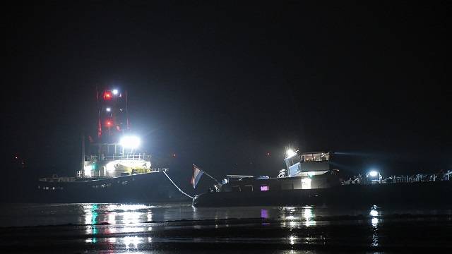 slepers proberen de Martinique vlot te trekken