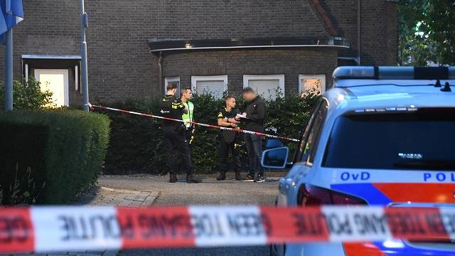 Archief: politie doet onderzoek na woningoverval Ravenlijn de Grenadier in Goes