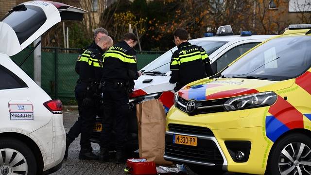 meerdere politie-eenheden onderzoeken steekpartij Kapelle