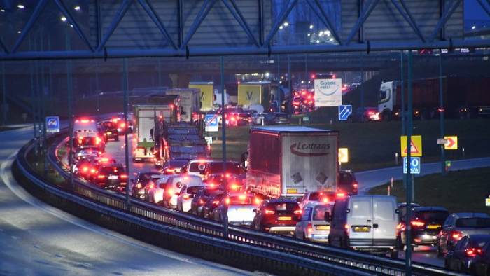 file voor de Westerscheldetunnel