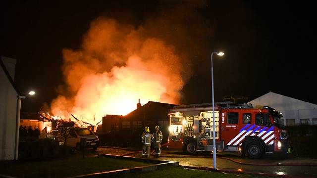 brand aan het Westeinde in Kloetinge