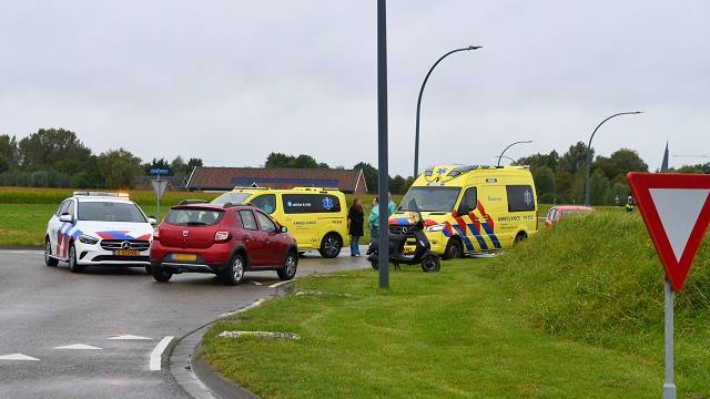 botsing op een rotonde in de Noordhoek in Goes