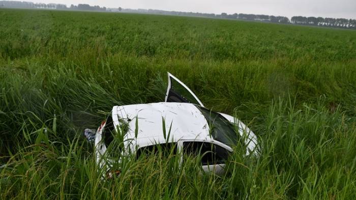 auto in de sloot bij Borssele