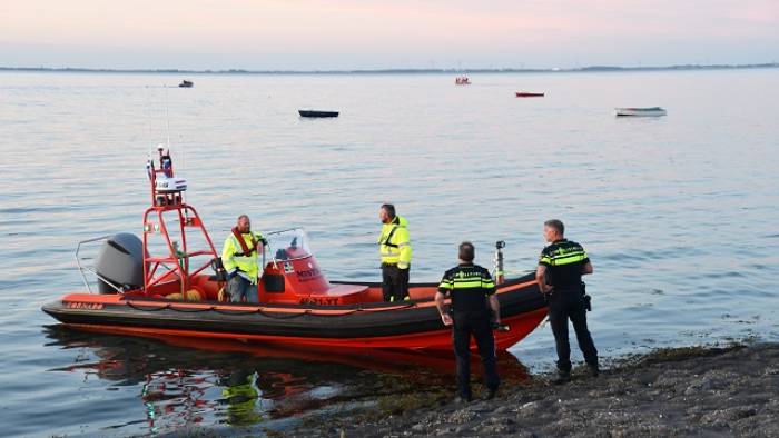 diverse hulpdiensten waren aanwezig op en rond de Oosterschelde