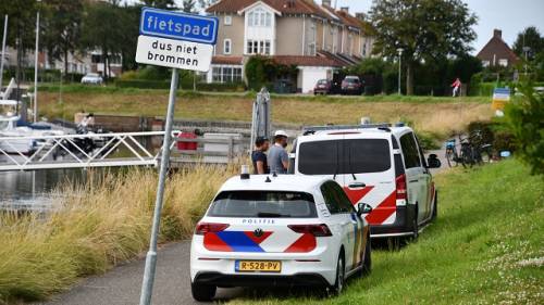 de duikers kwamen in de jachthaven in de problemen