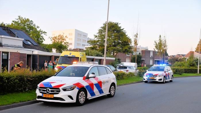 Politie en ambulance waren ter plaatse in de Troelstralaan